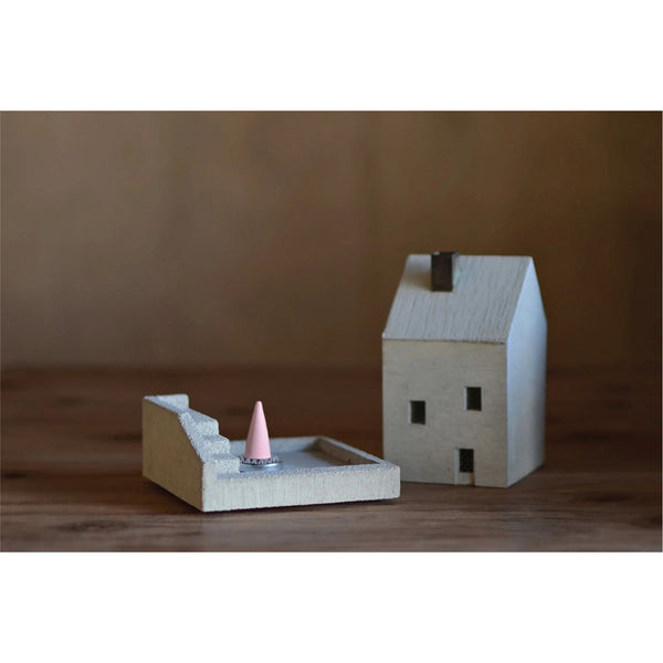 Lodge Incense Pot 飄煙小屋