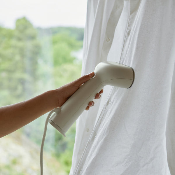 Cirrus 3 Iron Steamer Sand 沙色手持蒸氣熨斗 Steamery