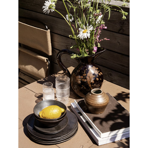 Flow Plate Large Black 手工陶瓷餐碟 大號 Ferm Living