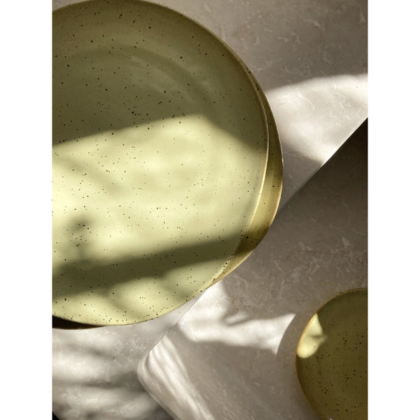 Flow Plate Large Yellow Speckle 手工陶瓷餐碟 大號 Ferm Living