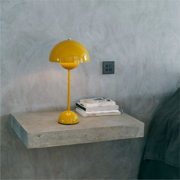 &Tradition Flowerpot VP3 Table Lamp