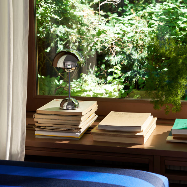 Flowerpot VP9 Chrome-Plated 充電式檯燈