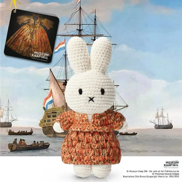 Miffy Handmade And Her Kaap Skil Dress 手工鈎編公仔