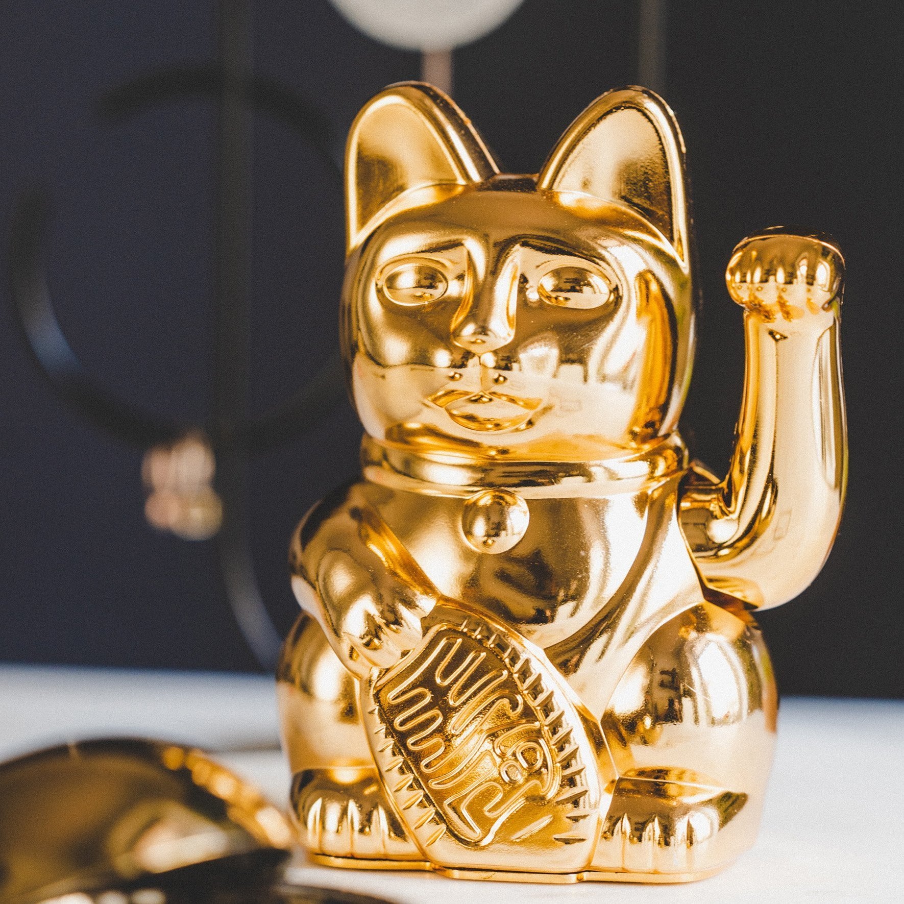 キラキラ招き猫 ゴールド♡ Lucky Cat - Glossy Gold 金色幸運招財貓MANEKI NEKO by Donkey